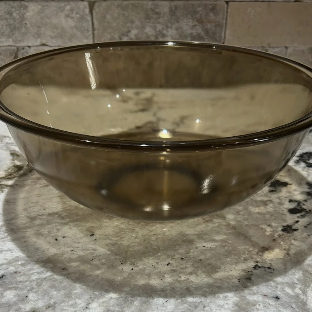 Vintage Amber Pyrex #323 3-Qt Mixing Bowl with Wicker Serving Basket